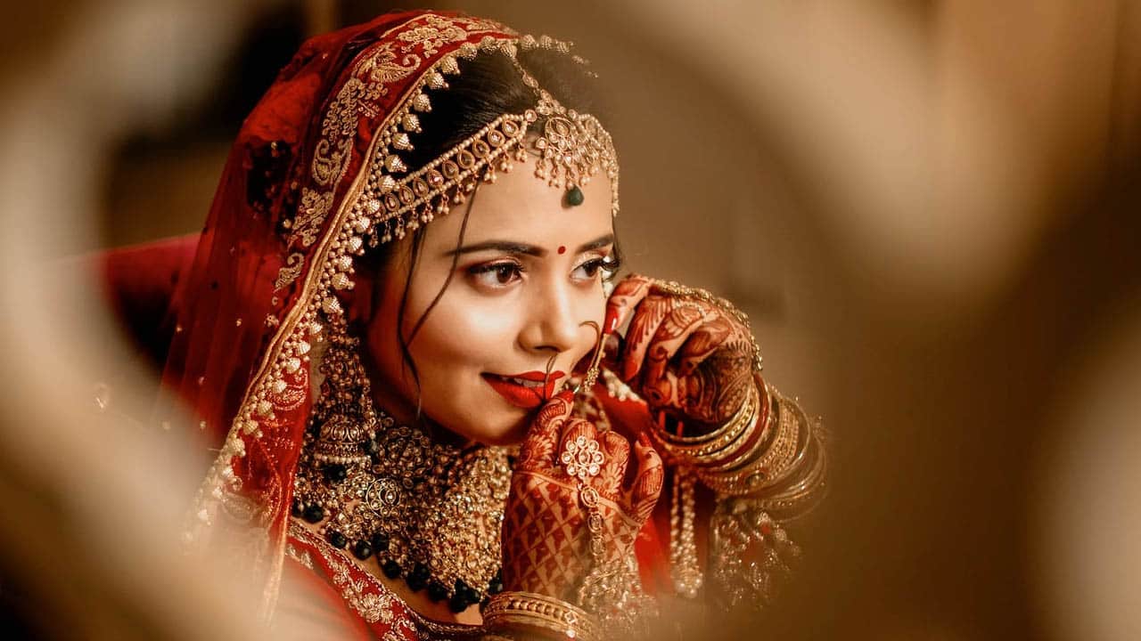 Glam World  Bridal makeup images, Indian bride makeup, Bengali bridal  makeup