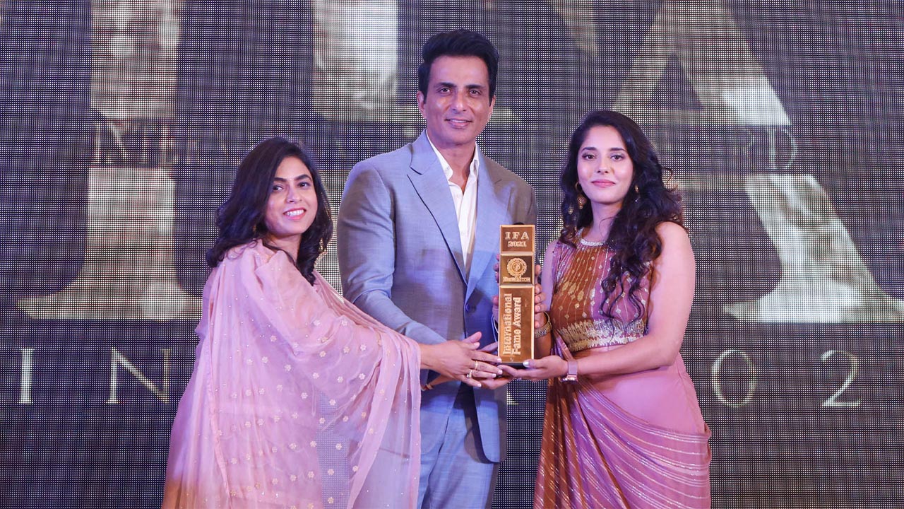 MJ Shekhar at the International Fame Awards with actor Sonu Sood
