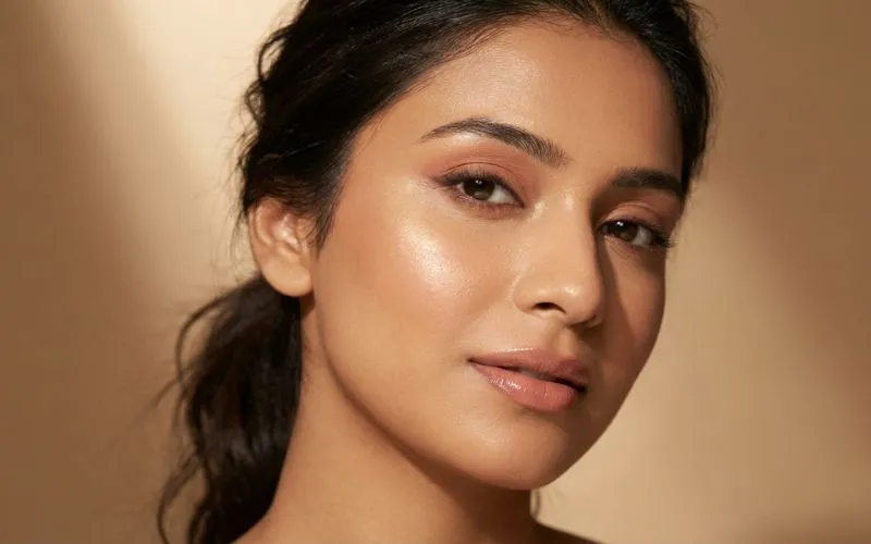 Simple Party Makeup Guide: 5 Steps for a Fresh, Glowing Look 1